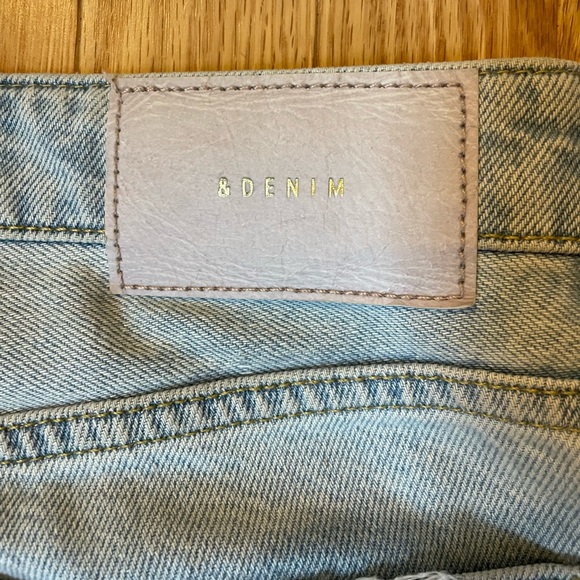 H&M &Denim 90s Boyfriend Fit Low Jeans, Blue, Light Wash, Size 2, EUC - Picture 6 of 8